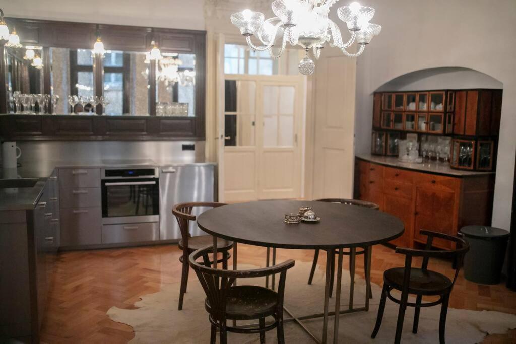 King Charles Apartment Praha Bagian luar foto