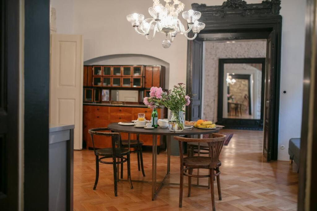 King Charles Apartment Praha Bagian luar foto